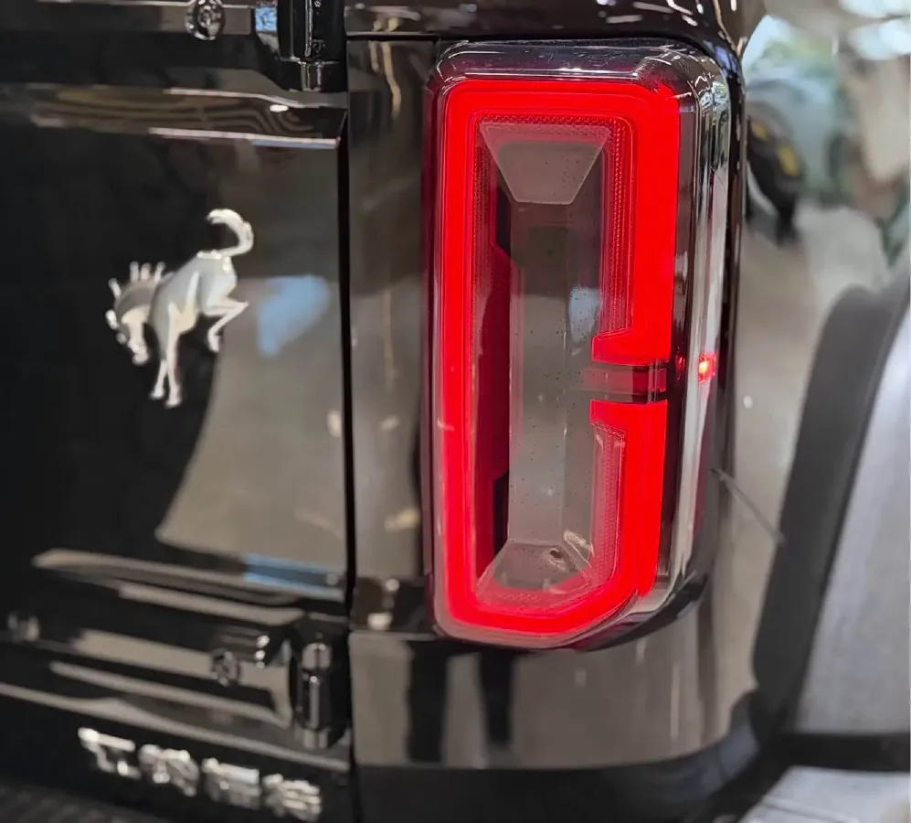 2024 Ford Bronco 2.3T 275HP L4 10AT,autocango,china used car exporter,china ev exporter,chinese used car exporter,chinese used ev exporter