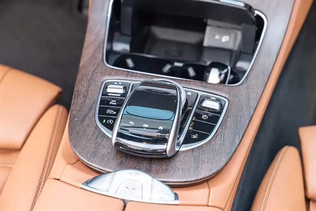 2021 Mercedes-Benz E Class 2.0T 197HP L4 9AT,autocango,china used car exporter,china ev exporter,chinese used car exporter,chinese used ev exporter