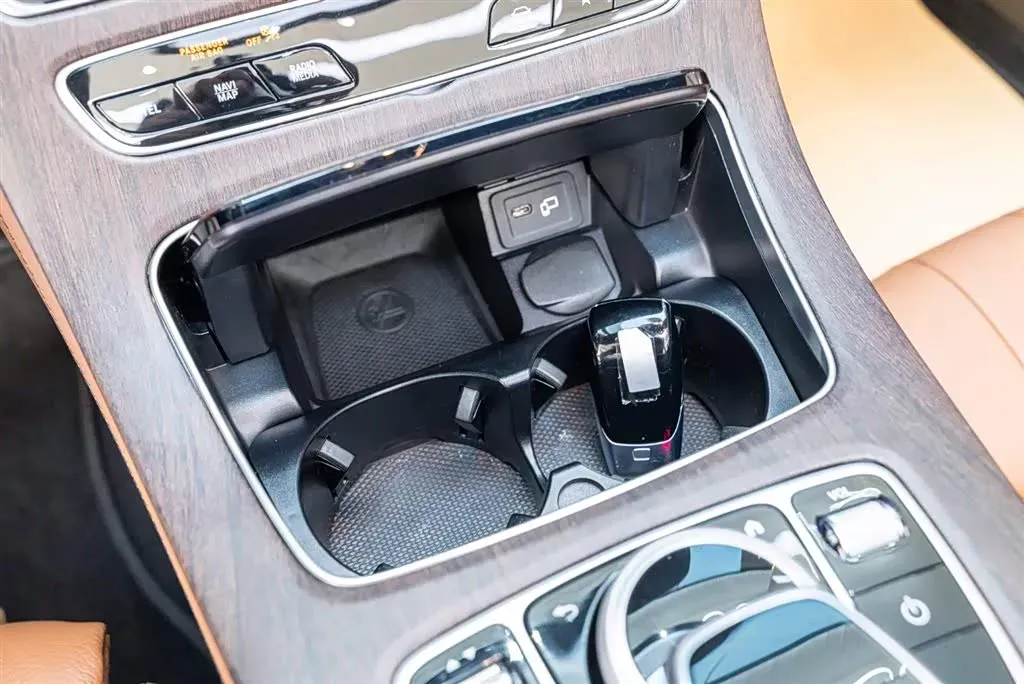 2021 Mercedes-Benz E Class 2.0T 197HP L4 9AT,autocango,china used car exporter,china ev exporter,chinese used car exporter,chinese used ev exporter