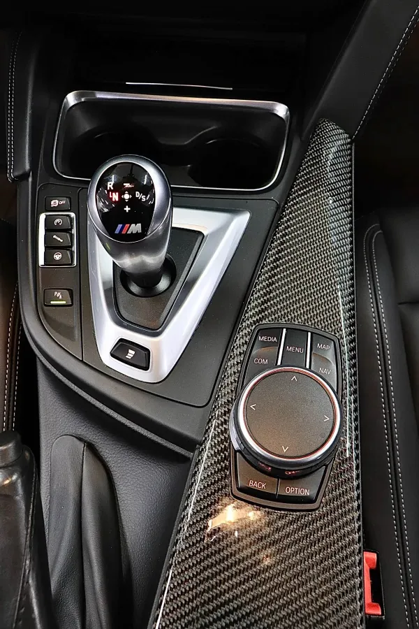 2018 BMW M4 3.0T 450HP L6 7DCT,autocango,china used car exporter,china ev exporter,chinese used car exporter,chinese used ev exporter