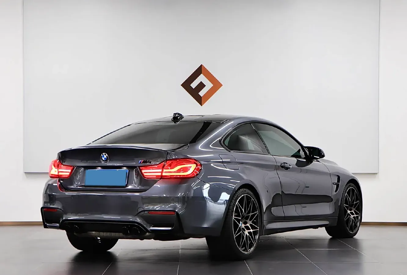 2018 BMW M4 3.0T 450HP L6 7DCT,autocango,china used car exporter,china ev exporter,chinese used car exporter,chinese used ev exporter
