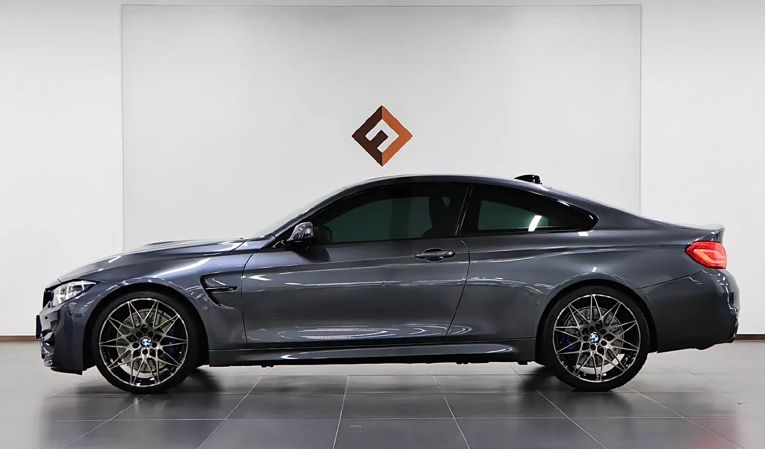 2018 BMW M4 3.0T 450HP L6 7DCT,autocango,china used car exporter,china ev exporter,chinese used car exporter,chinese used ev exporter