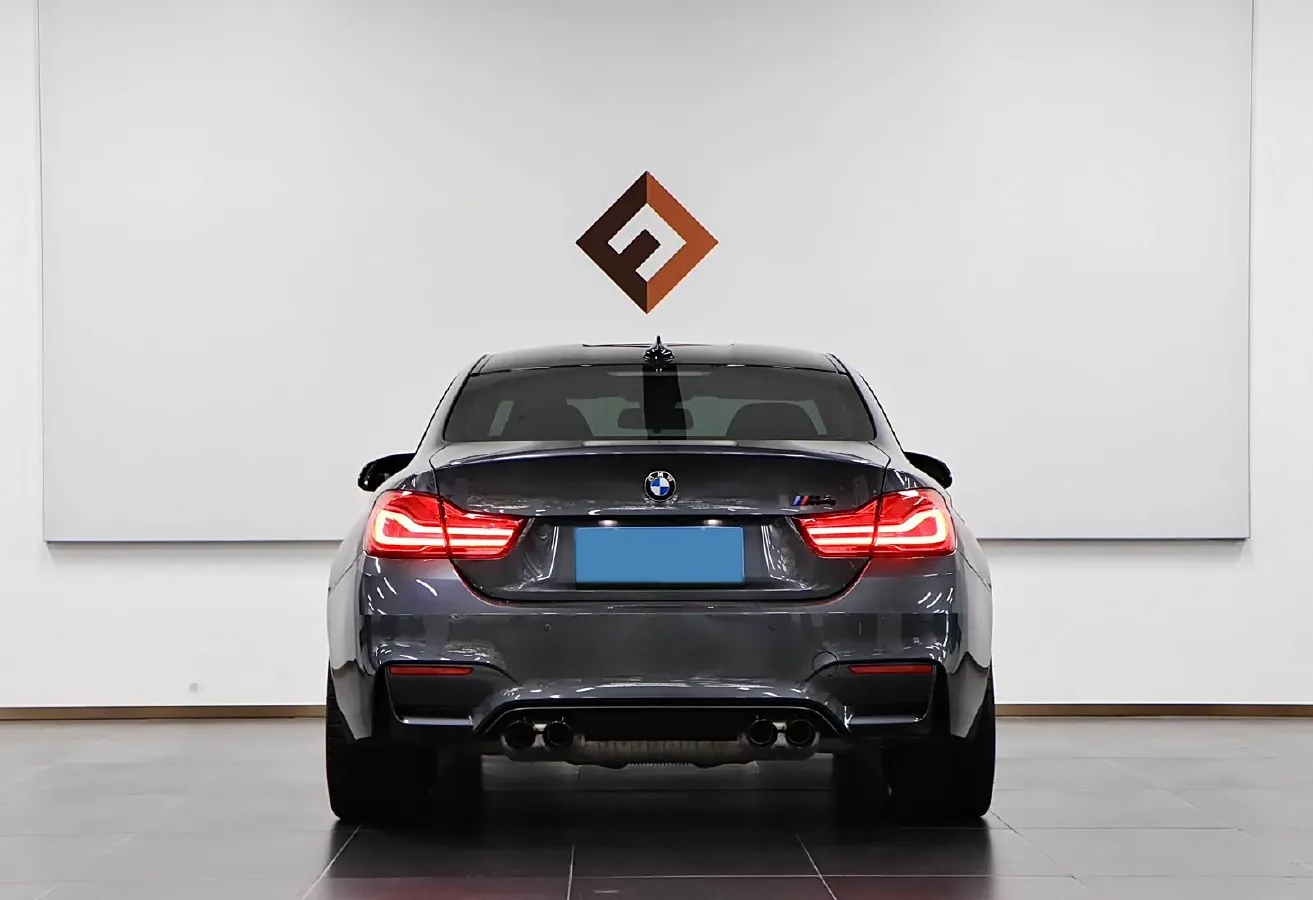 2018 BMW M4 3.0T 450HP L6 7DCT,autocango,china used car exporter,china ev exporter,chinese used car exporter,chinese used ev exporter