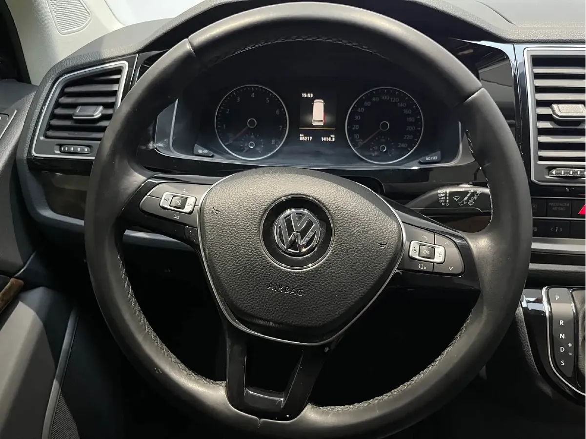 2019 Volkswagen Multivan 2.0T 204HP L4 7DCT,autocango,china used car exporter,china ev exporter,chinese used car exporter,chinese used ev exporter