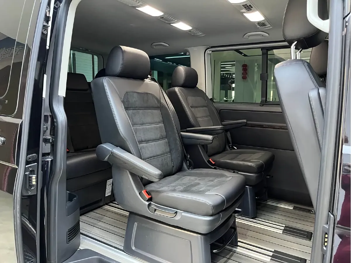 2019 Volkswagen Multivan 2.0T 204HP L4 7DCT,autocango,china used car exporter,china ev exporter,chinese used car exporter,chinese used ev exporter