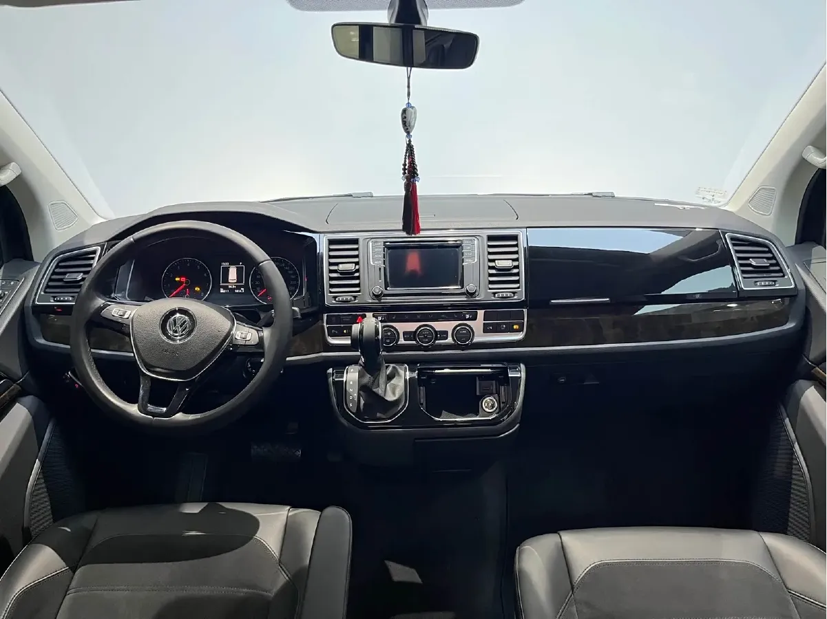 2019 Volkswagen Multivan 2.0T 204HP L4 7DCT,autocango,china used car exporter,china ev exporter,chinese used car exporter,chinese used ev exporter