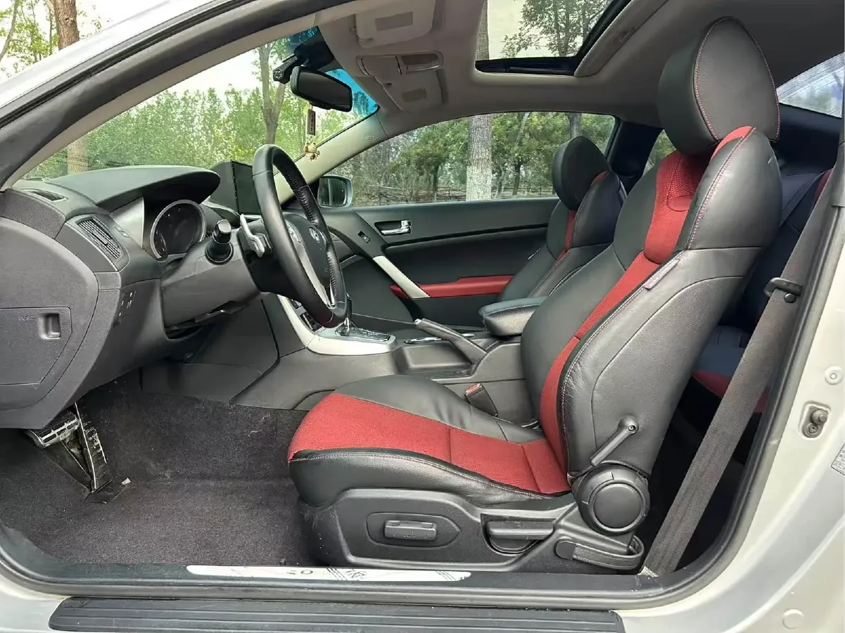 2009 Hyundai Rohens-Coupe 2.0T 210HP L4 5AT,autocango,china used car exporter,china ev exporter,chinese used car exporter,chinese used ev exporter