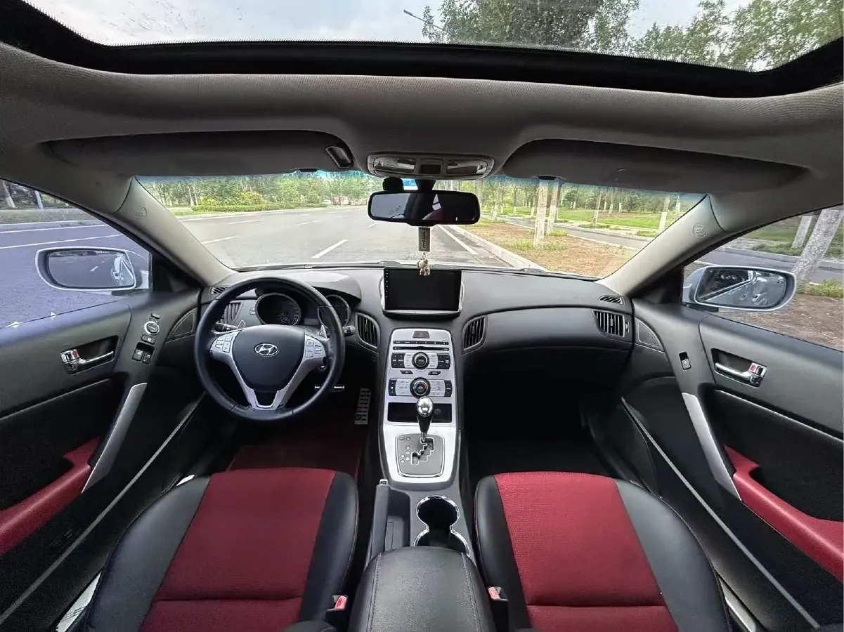 2009 Hyundai Rohens-Coupe 2.0T 210HP L4 5AT,autocango,china used car exporter,china ev exporter,chinese used car exporter,chinese used ev exporter