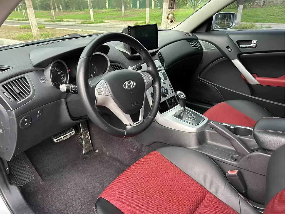 2009 Hyundai Rohens-Coupe 2.0T 210HP L4 5AT,autocango,china used car exporter,china ev exporter,chinese used car exporter,chinese used ev exporter