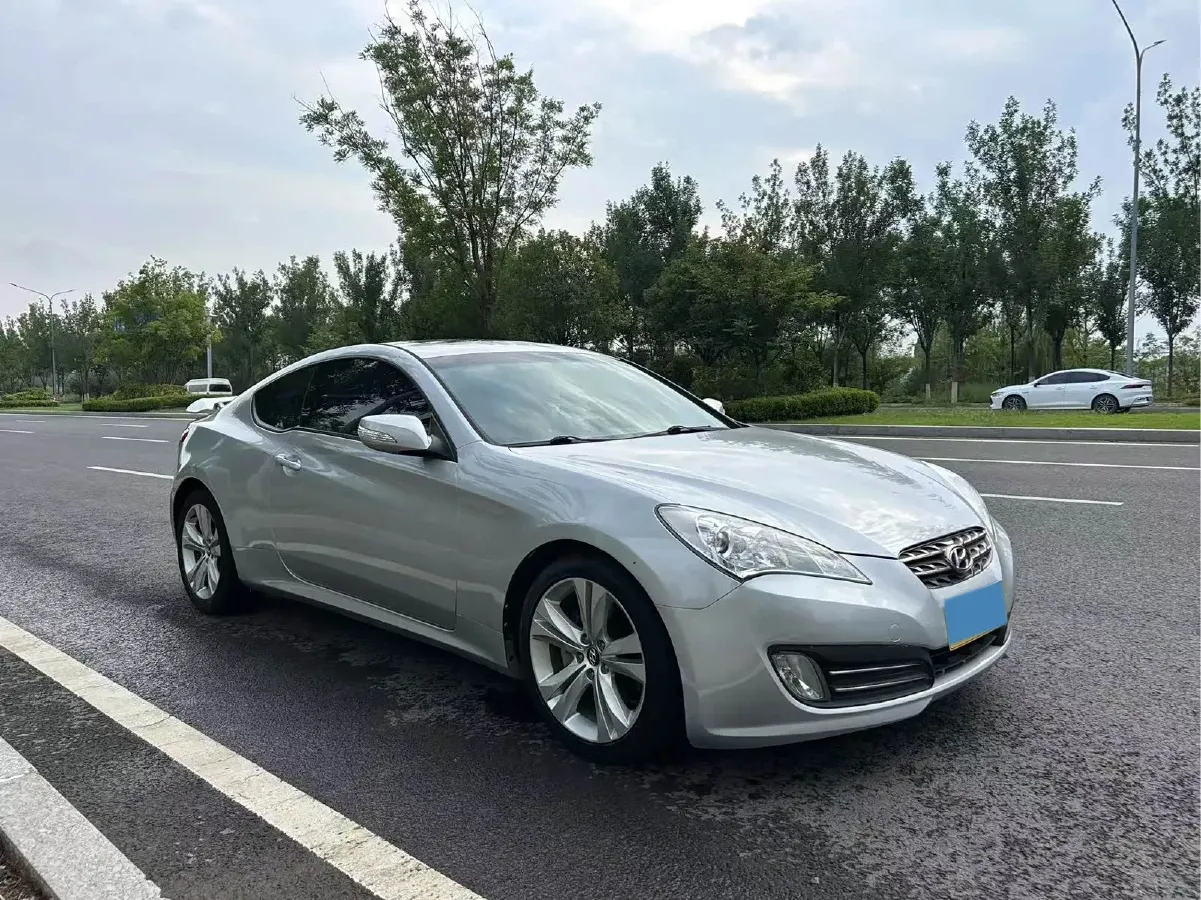 2009 Hyundai Rohens-Coupe 2.0T 210HP L4 5AT,autocango,china used car exporter,china ev exporter,chinese used car exporter,chinese used ev exporter