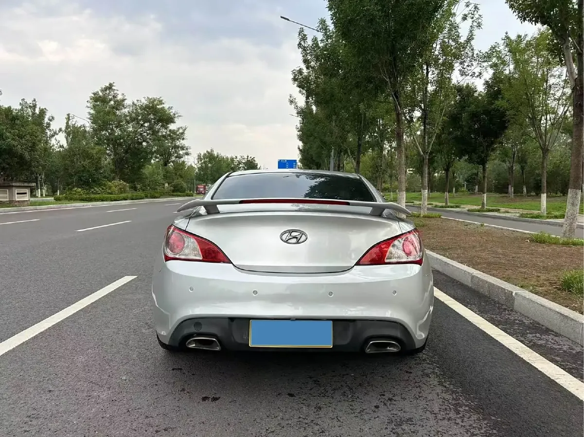 2009 Hyundai Rohens-Coupe 2.0T 210HP L4 5AT,autocango,china used car exporter,china ev exporter,chinese used car exporter,chinese used ev exporter