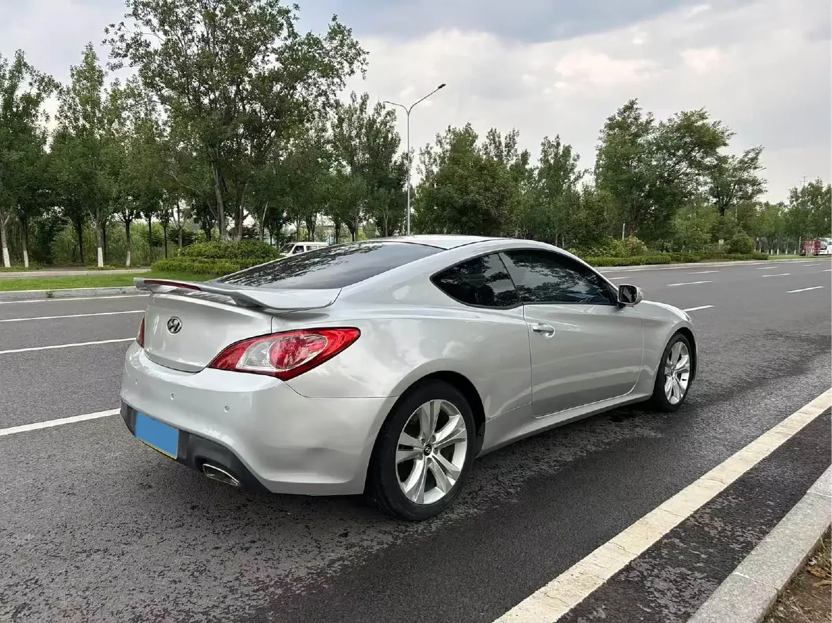 2009 Hyundai Rohens-Coupe 2.0T 210HP L4 5AT,autocango,china used car exporter,china ev exporter,chinese used car exporter,chinese used ev exporter