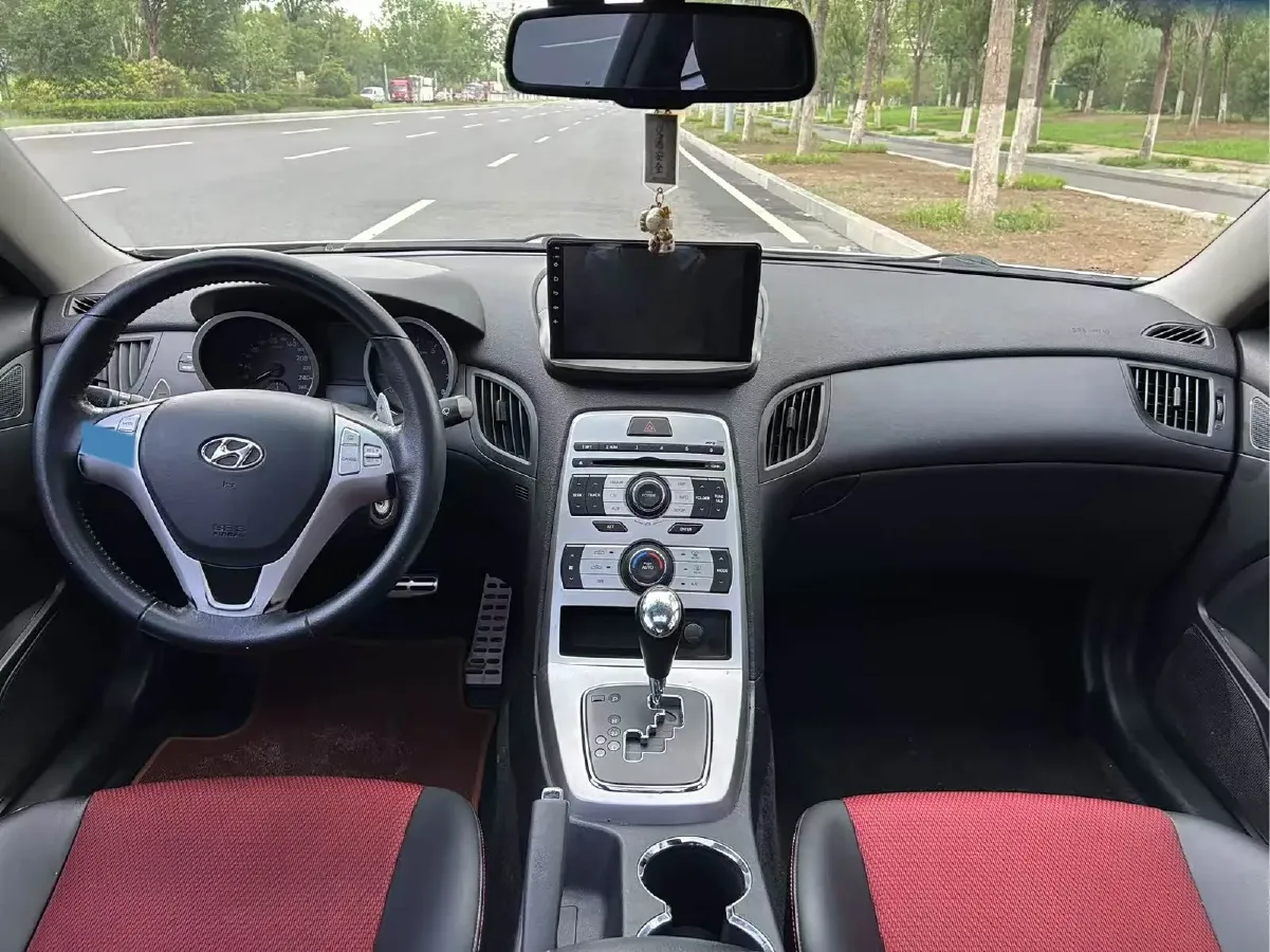 2009 Hyundai Rohens-Coupe 2.0T 210HP L4 5AT,autocango,china used car exporter,china ev exporter,chinese used car exporter,chinese used ev exporter