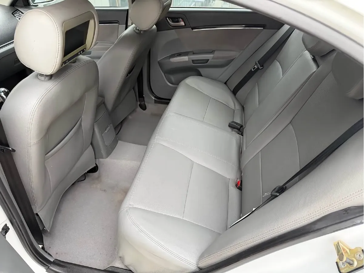 2013 Geely Emgrand Classic 1.5L 109HP L4 5MT,autocango,china used car exporter,china ev exporter,chinese used car exporter,chinese used ev exporter