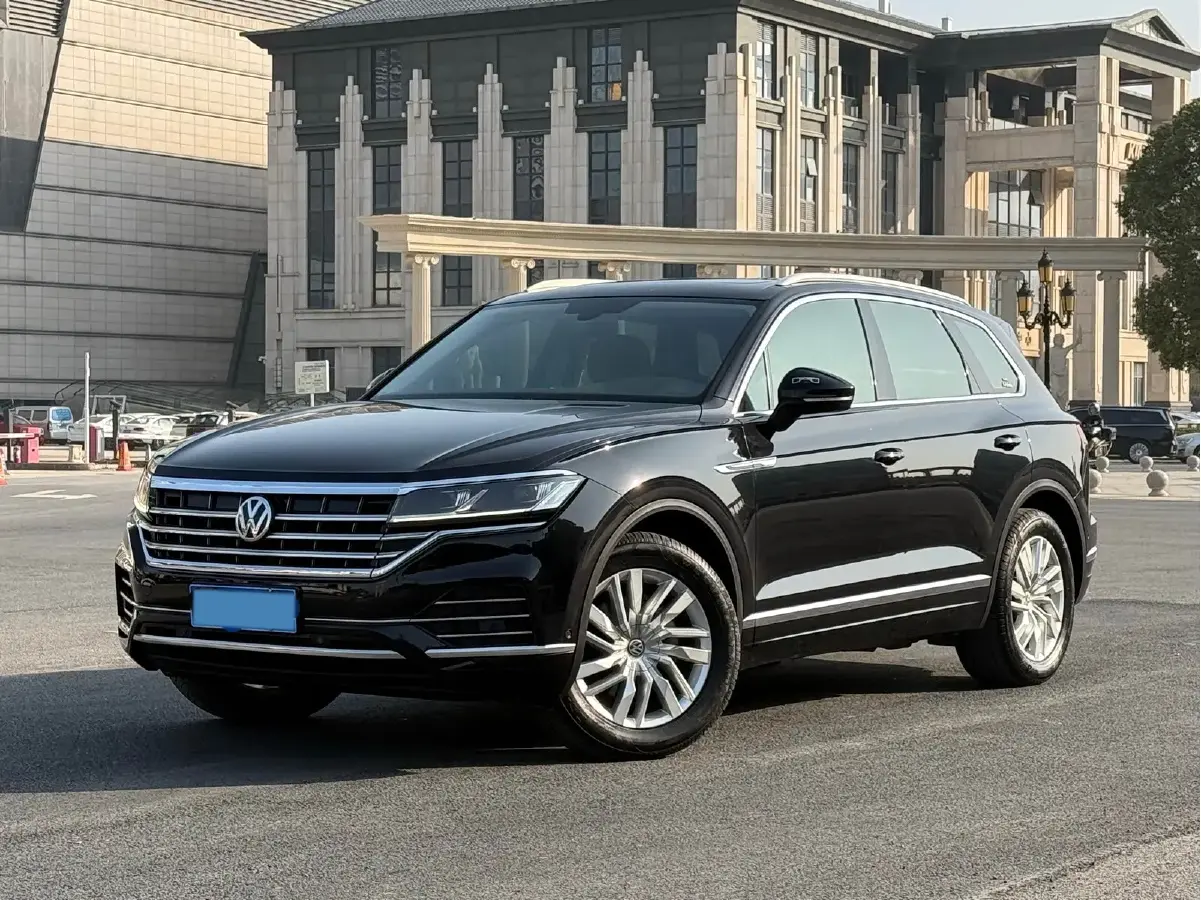 2019 Volkswagen Touareg 2.0T 245HP L4 8AT