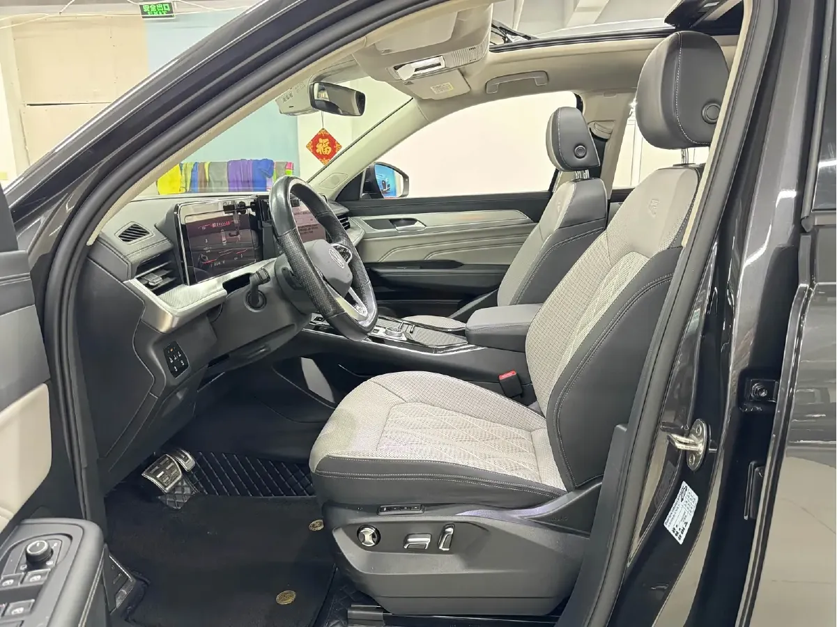 2023 Volkswagen Tavendor 2.0T 220HP L4 7DCT,autocango,china used car exporter,china ev exporter,chinese used car exporter,chinese used ev exporter