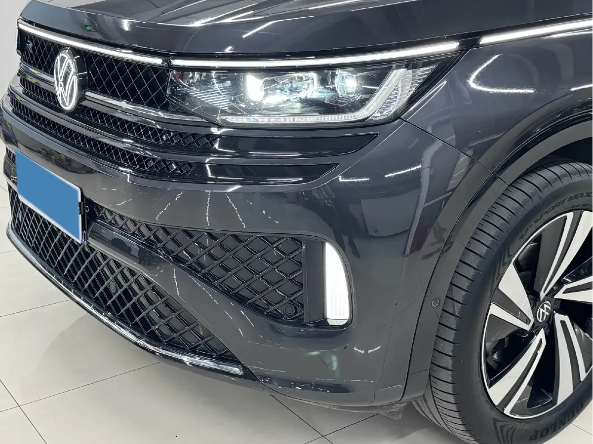 2023 Volkswagen Tavendor 2.0T 220HP L4 7DCT,autocango,china used car exporter,china ev exporter,chinese used car exporter,chinese used ev exporter