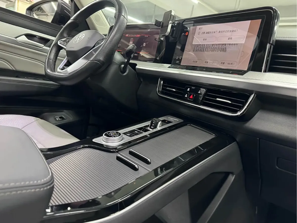 2023 Volkswagen Tavendor 2.0T 220HP L4 7DCT,autocango,china used car exporter,china ev exporter,chinese used car exporter,chinese used ev exporter