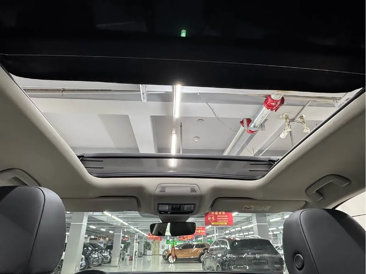 2023 Volkswagen Tavendor 2.0T 220HP L4 7DCT,autocango,china used car exporter,china ev exporter,chinese used car exporter,chinese used ev exporter