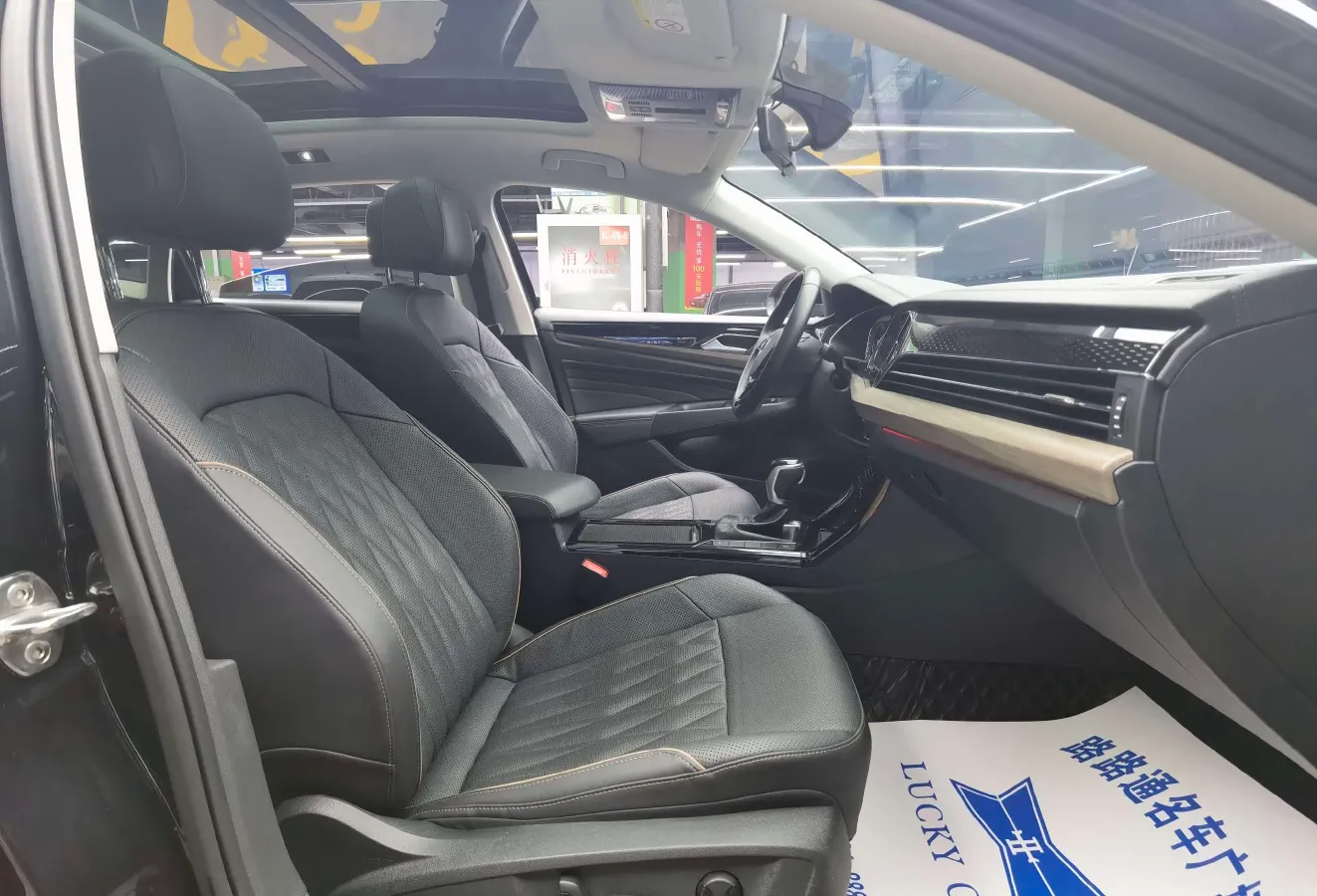 2020 Volkswagen Passat 2.0T 186HP L4 7DCT,autocango,china used car exporter,china ev exporter,chinese used car exporter,chinese used ev exporter