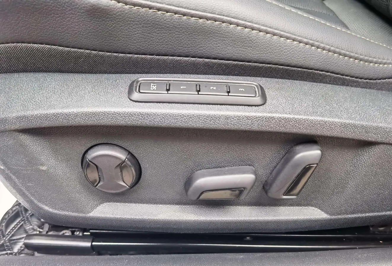 2020 Volkswagen Passat 2.0T 186HP L4 7DCT,autocango,china used car exporter,china ev exporter,chinese used car exporter,chinese used ev exporter