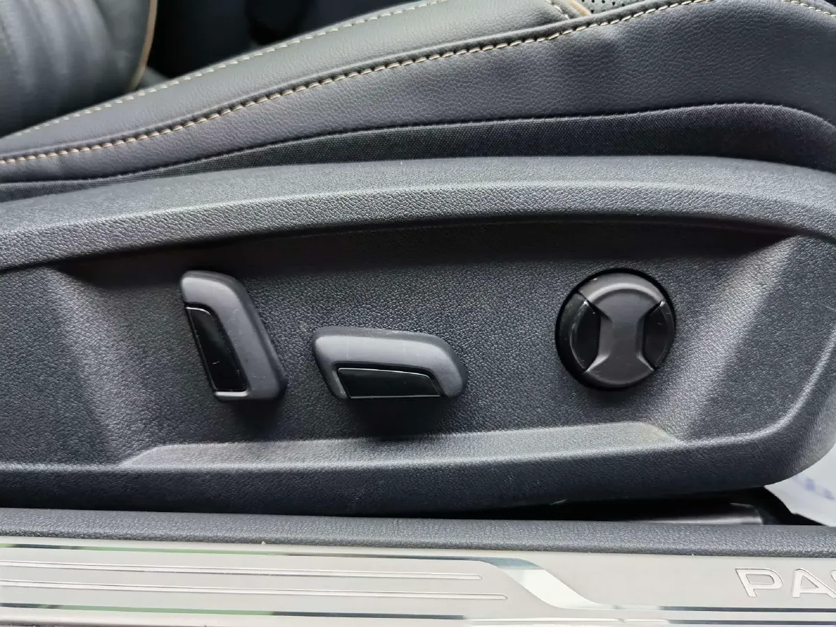 2020 Volkswagen Passat 2.0T 186HP L4 7DCT,autocango,china used car exporter,china ev exporter,chinese used car exporter,chinese used ev exporter