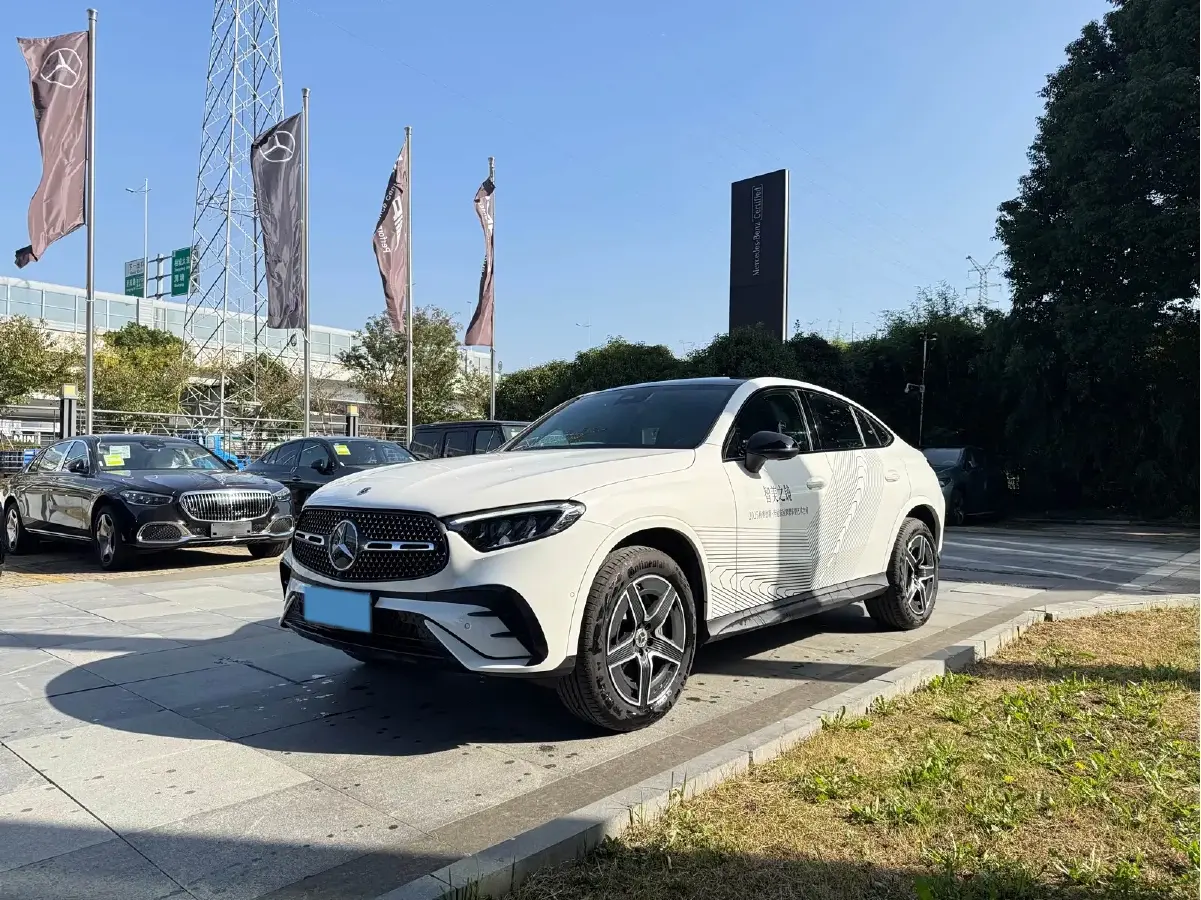 2025 Mercedes-Benz GLC Coupe 2.0T 204HP L4 9AT