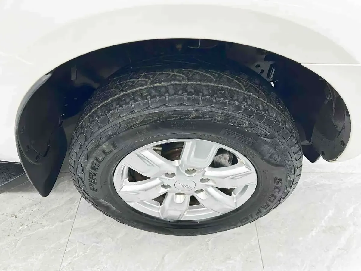 2020 Ford Everest 2.3T 275HP L4 10AT,autocango,china used car exporter,china ev exporter,chinese used car exporter,chinese used ev exporter