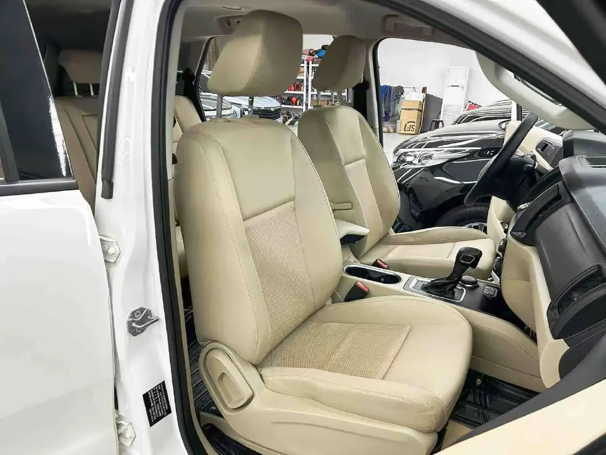 2020 Ford Everest 2.3T 275HP L4 10AT,autocango,china used car exporter,china ev exporter,chinese used car exporter,chinese used ev exporter