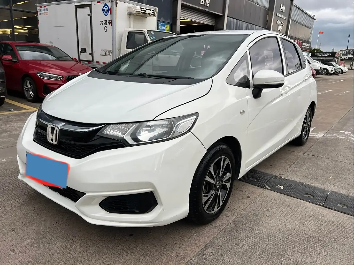 2018 Honda Fit 1.5L 131HP L4 CVT 2018 Honda Fit 1.5L 131HP L4 CVT