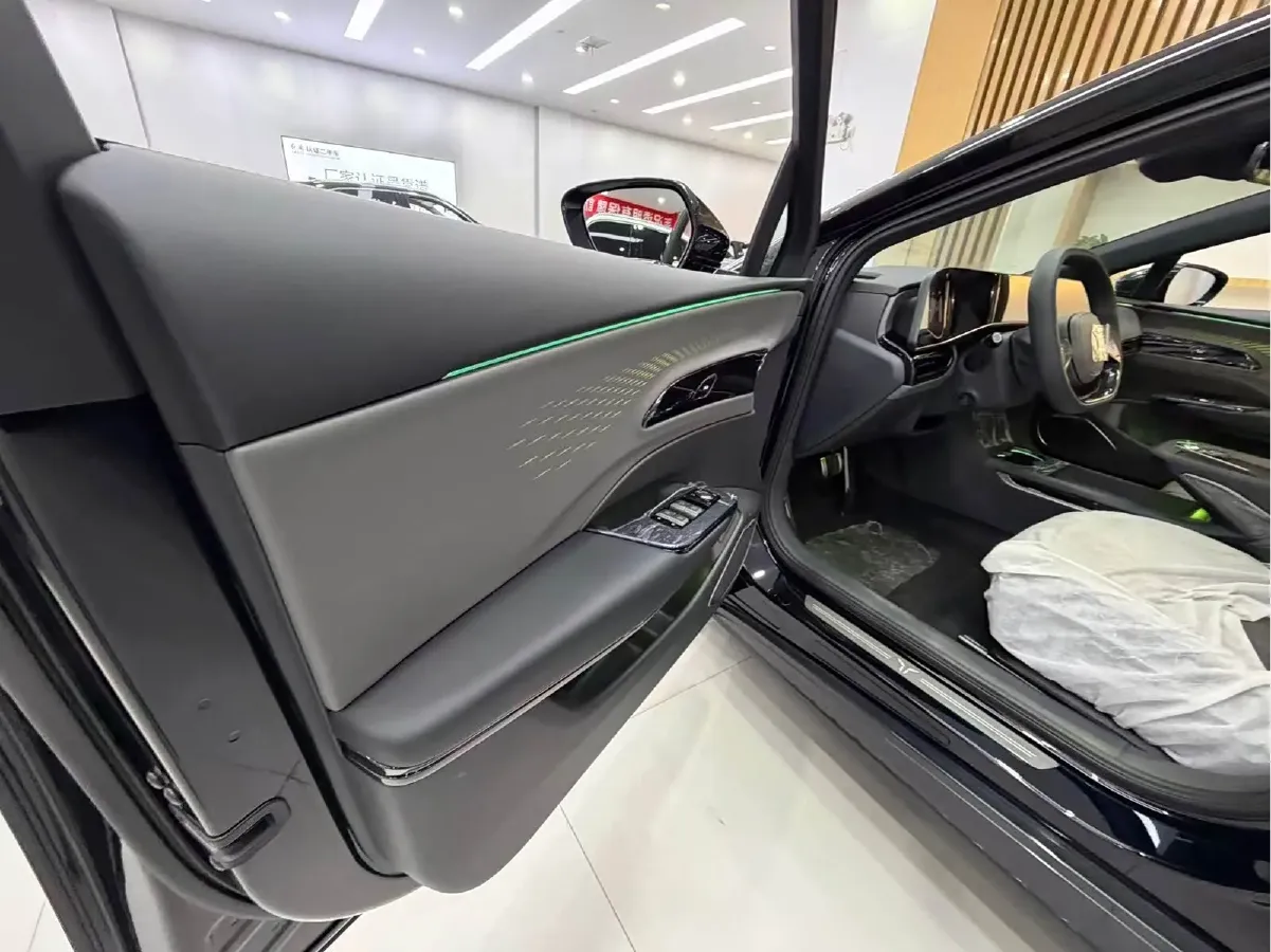 2024 HongQi EH7 BEV 85KWH,autocango,china used car exporter,china ev exporter,chinese used car exporter,chinese used ev exporter