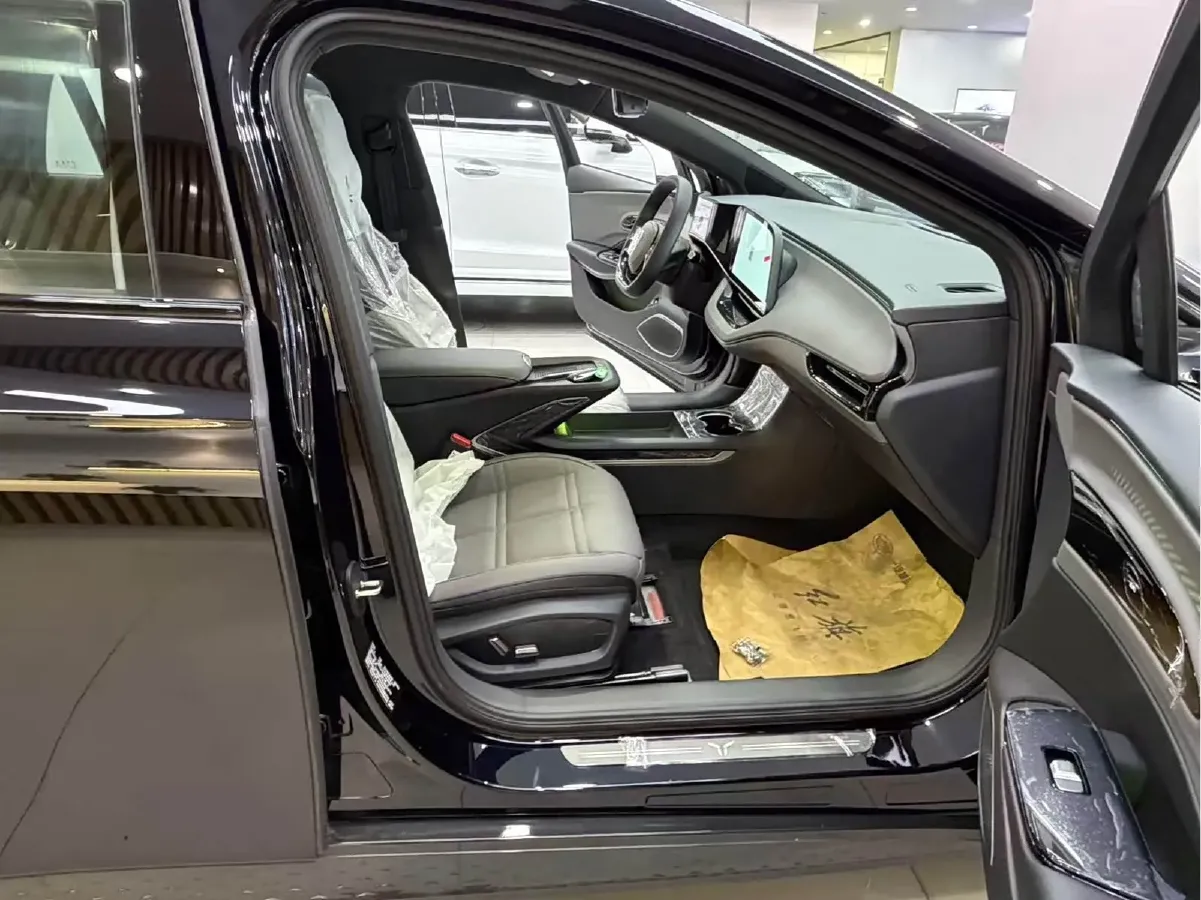 2024 HongQi EH7 BEV 85KWH,autocango,china used car exporter,china ev exporter,chinese used car exporter,chinese used ev exporter