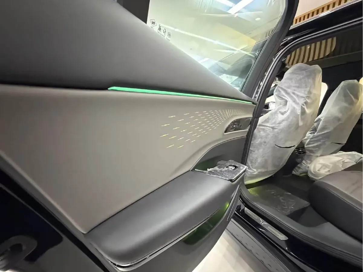 2024 HongQi EH7 BEV 85KWH,autocango,china used car exporter,china ev exporter,chinese used car exporter,chinese used ev exporter