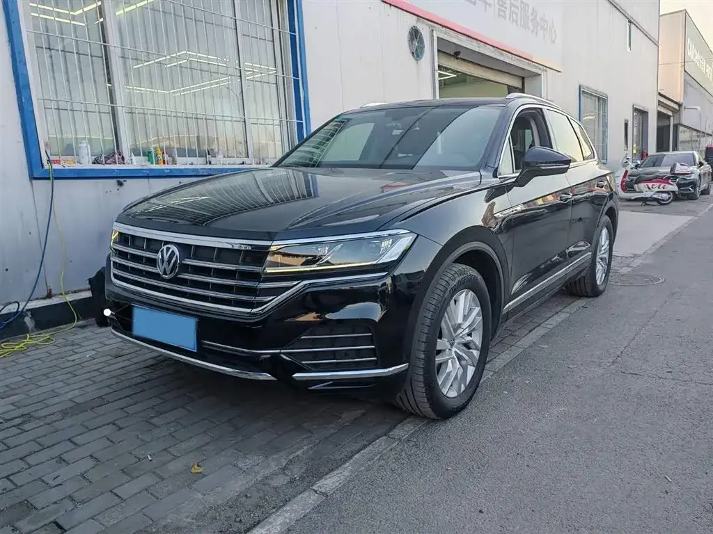2019 Volkswagen Touareg 2.0T 245HP L4 8AT