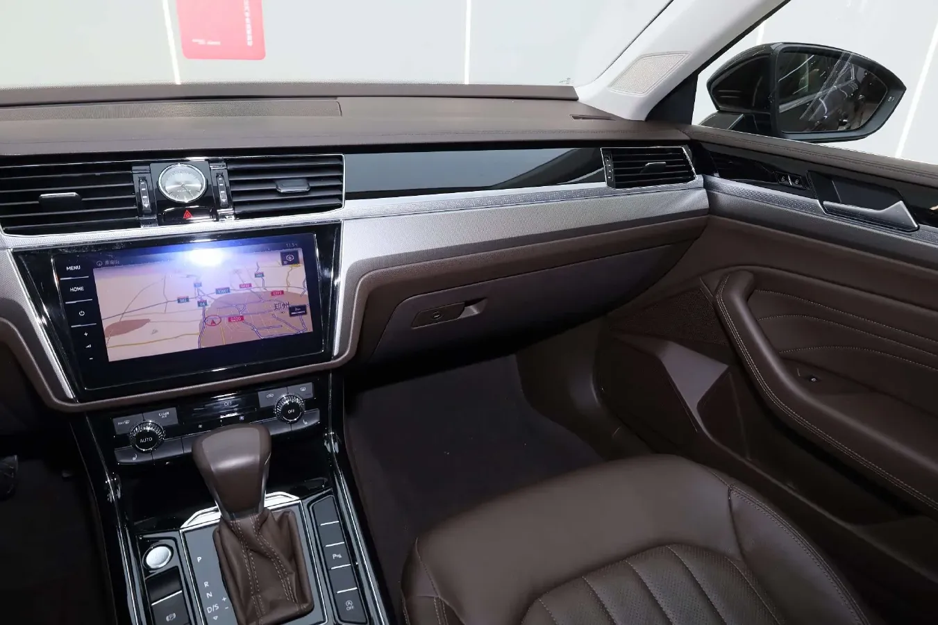 2021 Volkswagen Phideon 2.0T 224HP L4 7DCT,autocango,china used car exporter,china ev exporter,chinese used car exporter,chinese used ev exporter