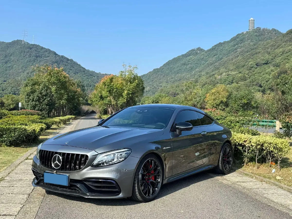 2019 Mercedes-Benz C AMG 4.0T 510HP V8 9AT