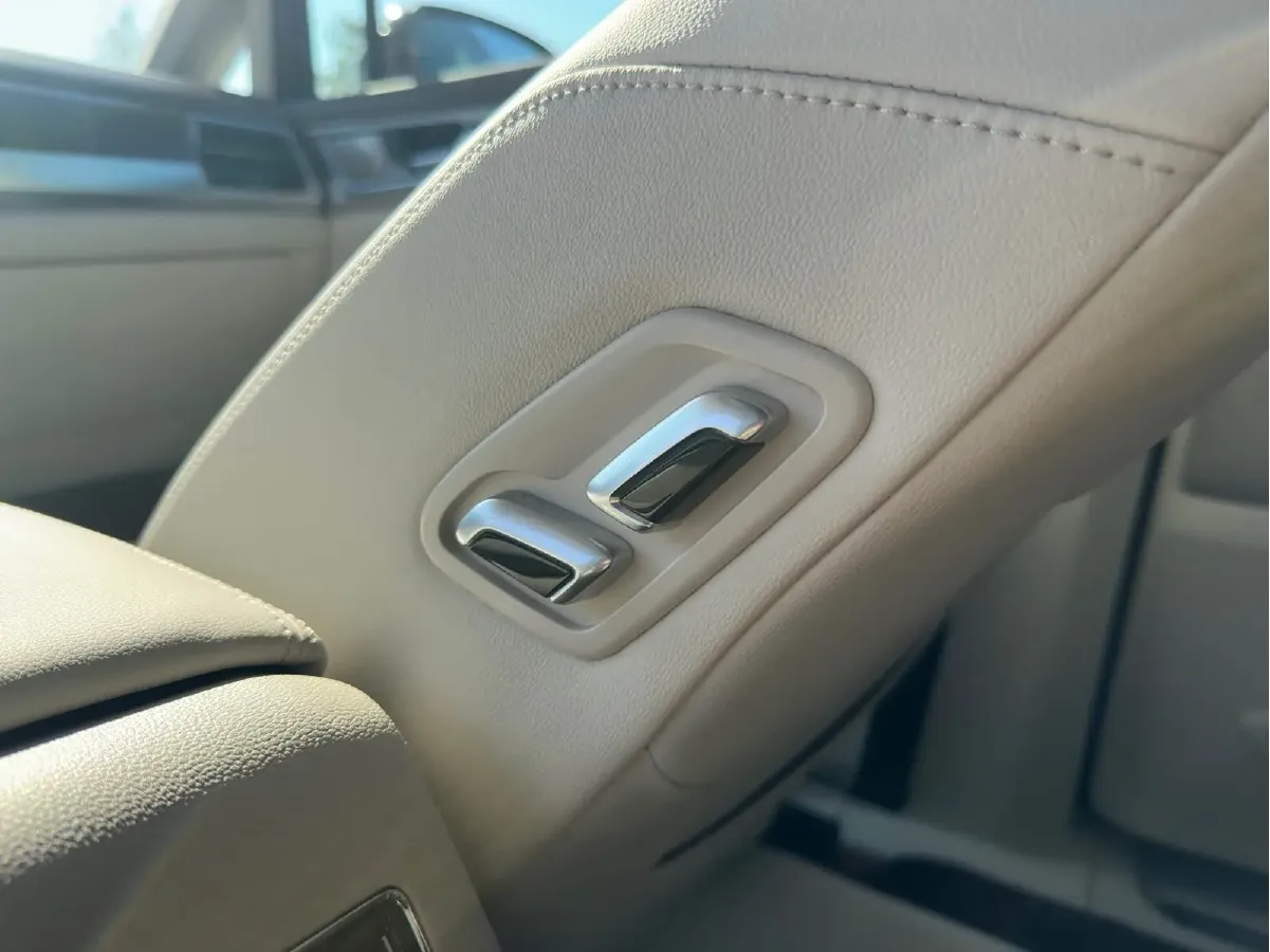 2020 Volkswagen Viloran 2.0T 220HP L4 7DCT,autocango,china used car exporter,china ev exporter,chinese used car exporter,chinese used ev exporter