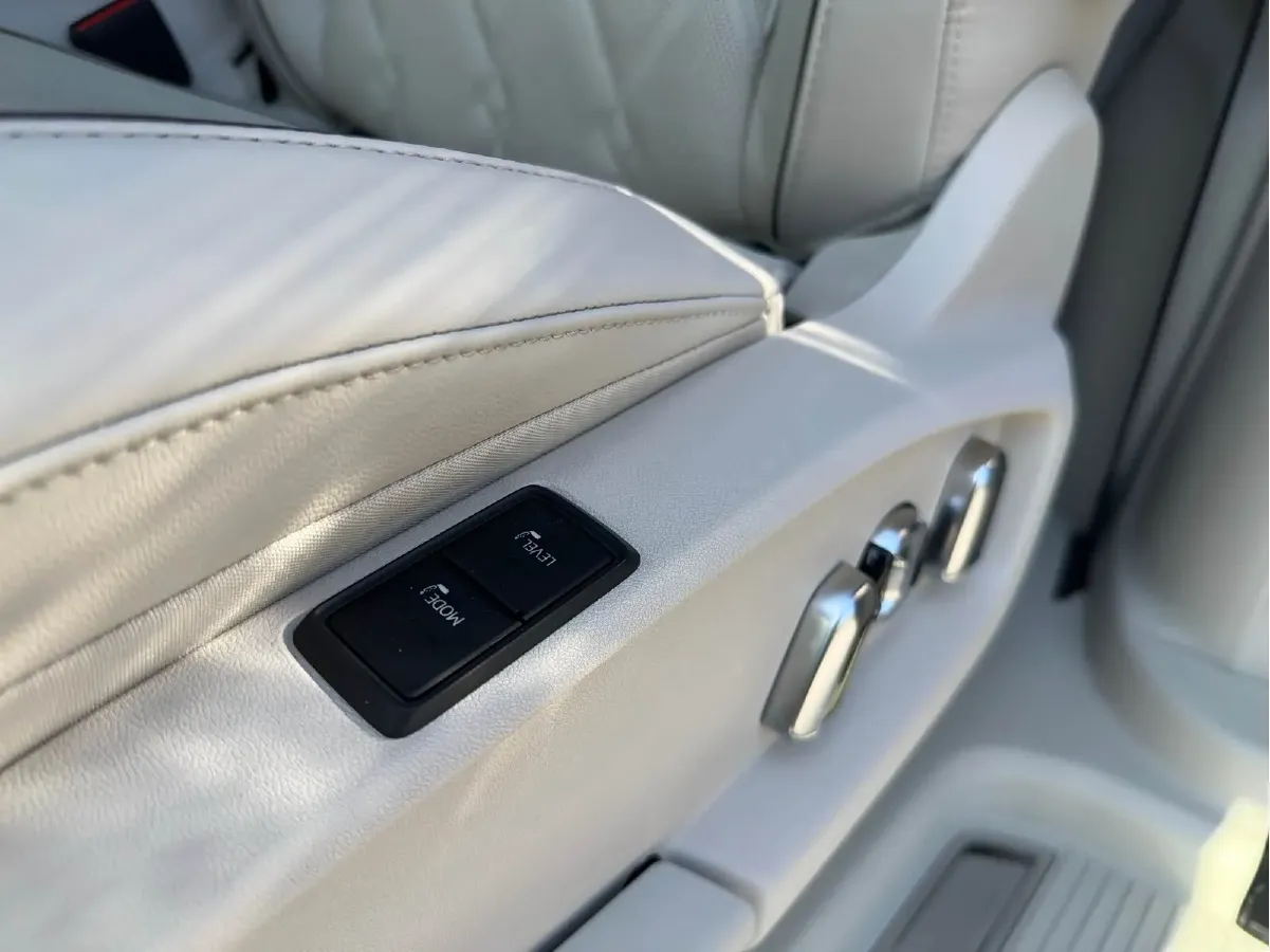 2020 Volkswagen Viloran 2.0T 220HP L4 7DCT,autocango,china used car exporter,china ev exporter,chinese used car exporter,chinese used ev exporter