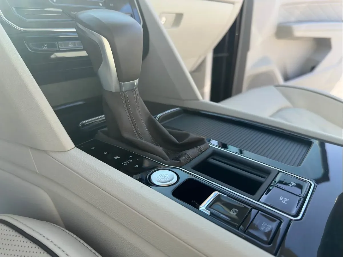 2020 Volkswagen Viloran 2.0T 220HP L4 7DCT,autocango,china used car exporter,china ev exporter,chinese used car exporter,chinese used ev exporter