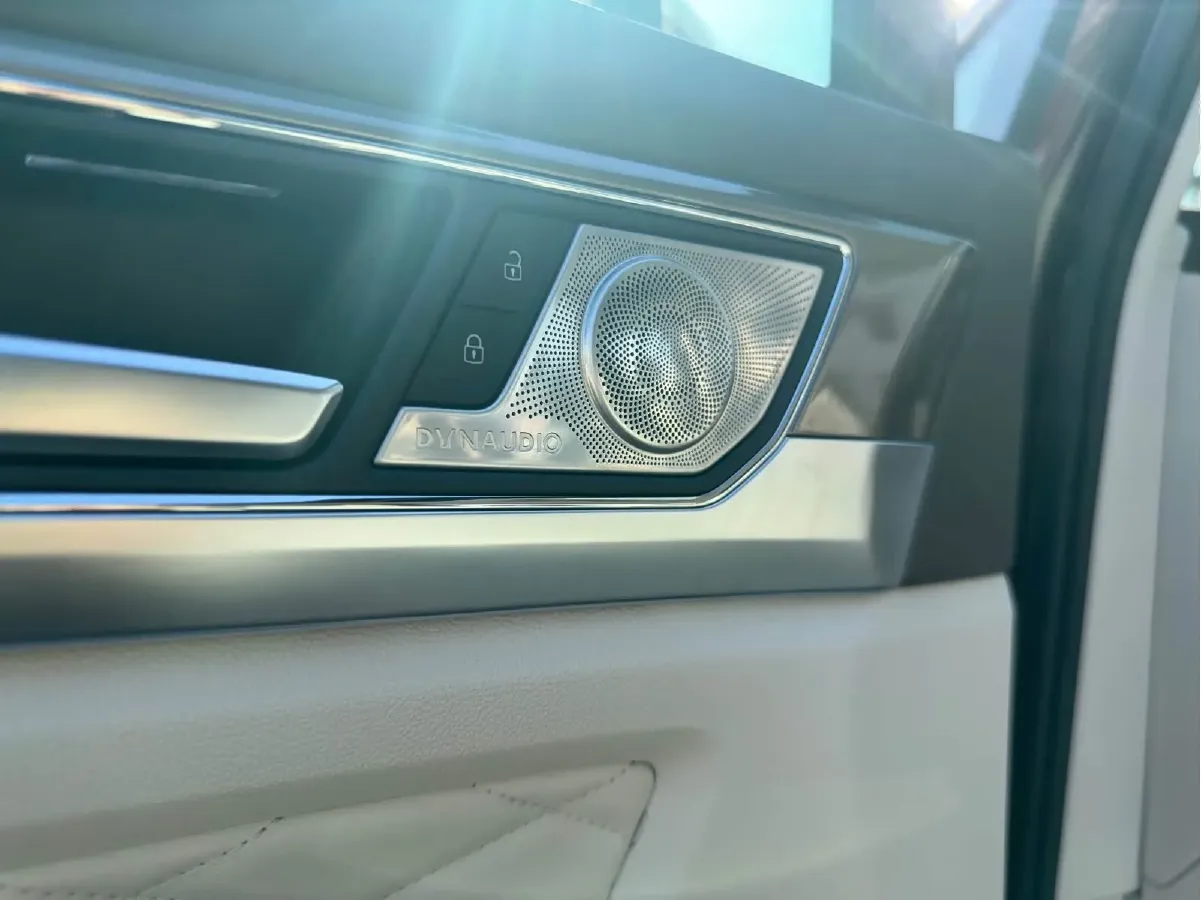 2020 Volkswagen Viloran 2.0T 220HP L4 7DCT,autocango,china used car exporter,china ev exporter,chinese used car exporter,chinese used ev exporter