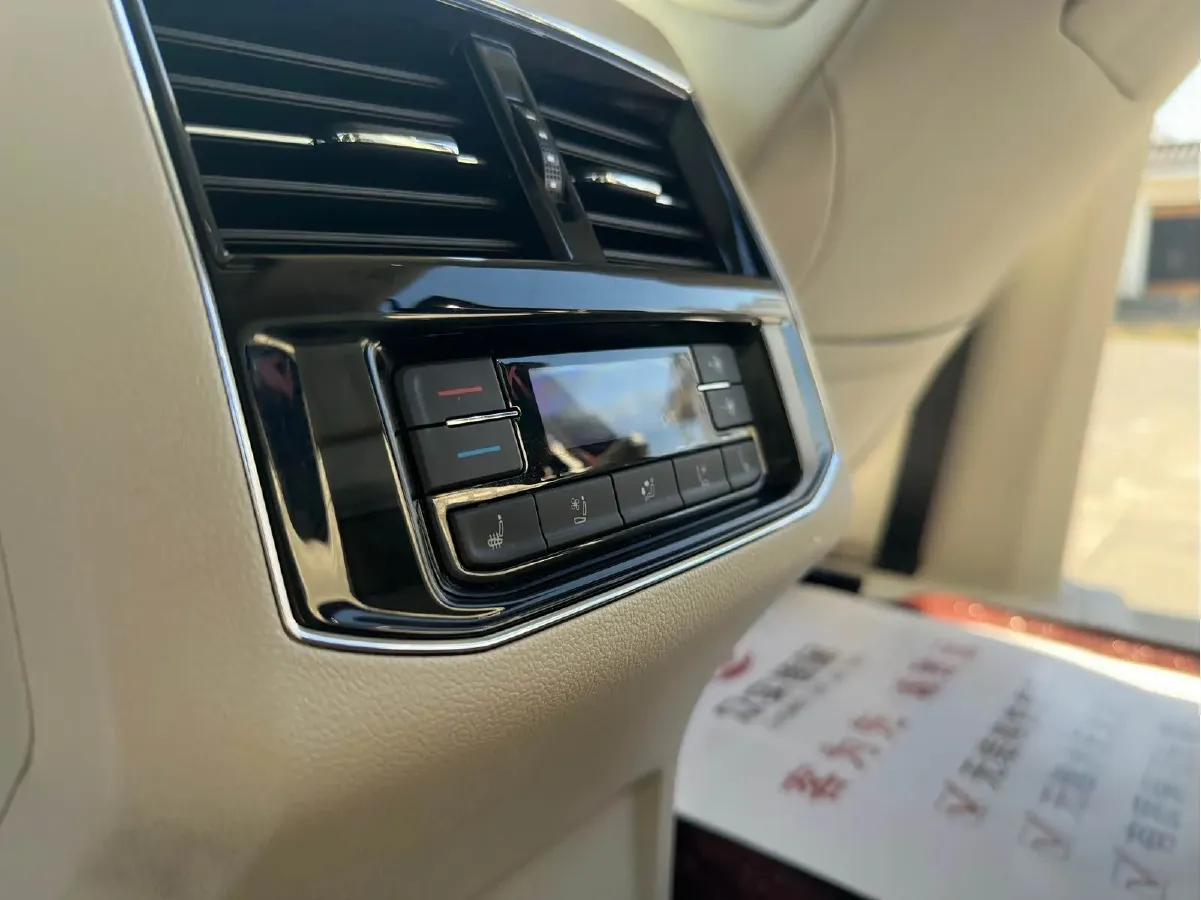 2020 Volkswagen Viloran 2.0T 220HP L4 7DCT,autocango,china used car exporter,china ev exporter,chinese used car exporter,chinese used ev exporter