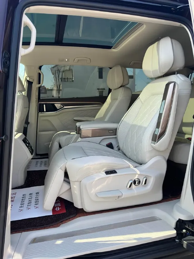 2020 Volkswagen Viloran 2.0T 220HP L4 7DCT,autocango,china used car exporter,china ev exporter,chinese used car exporter,chinese used ev exporter