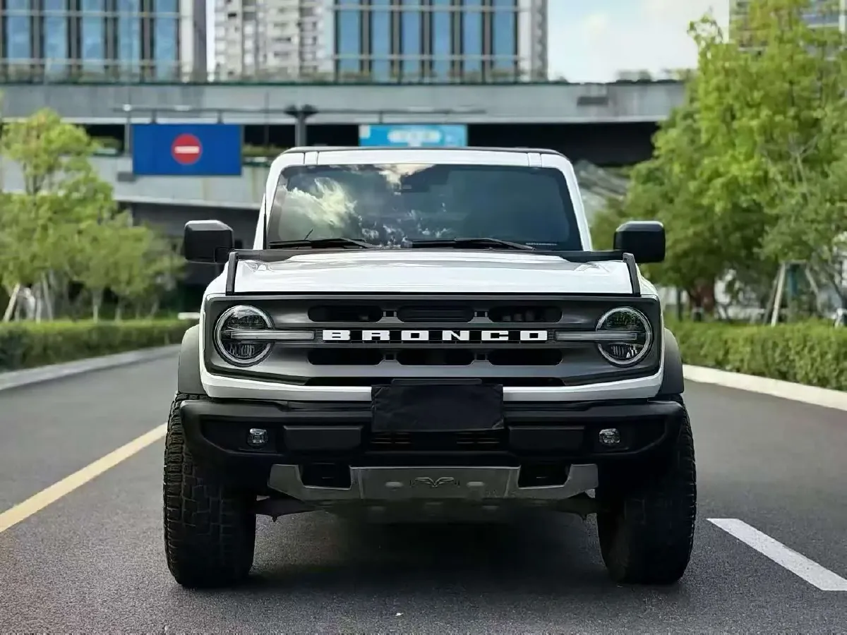 2024 Ford Bronco 2.3T 275HP L4 10AT,autocango,china used car exporter,china ev exporter,chinese used car exporter,chinese used ev exporter