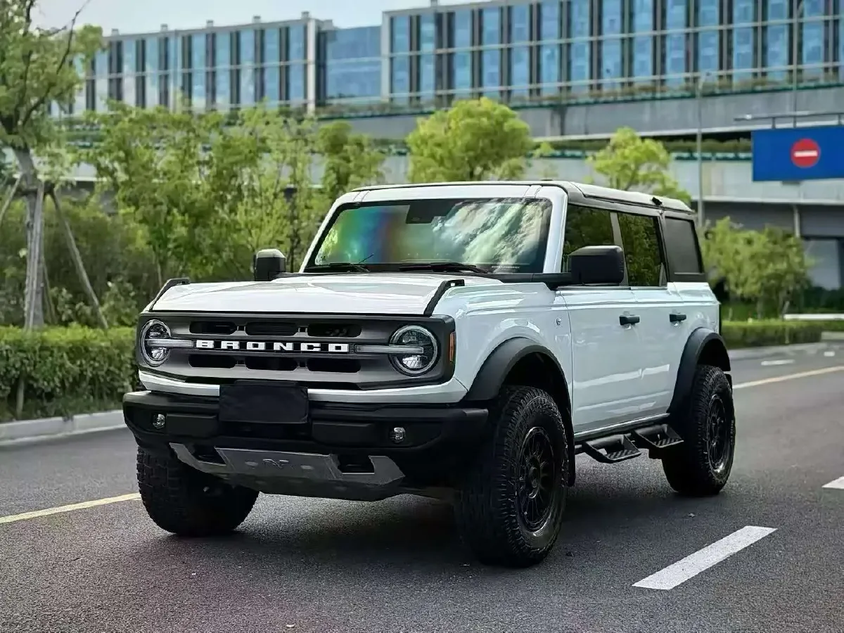2024 Ford Bronco 2.3T 275HP L4 10AT,autocango,china used car exporter,china ev exporter,chinese used car exporter,chinese used ev exporter