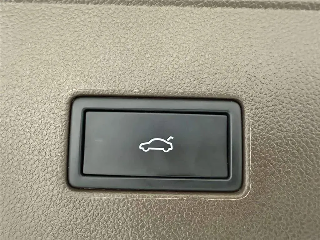 2024 Volkswagen Viloran 2.0T 220HP L4 7DCT,autocango,china used car exporter,china ev exporter,chinese used car exporter,chinese used ev exporter