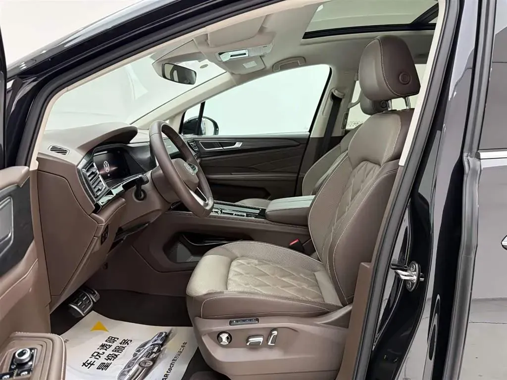 2024 Volkswagen Viloran 2.0T 220HP L4 7DCT,autocango,china used car exporter,china ev exporter,chinese used car exporter,chinese used ev exporter