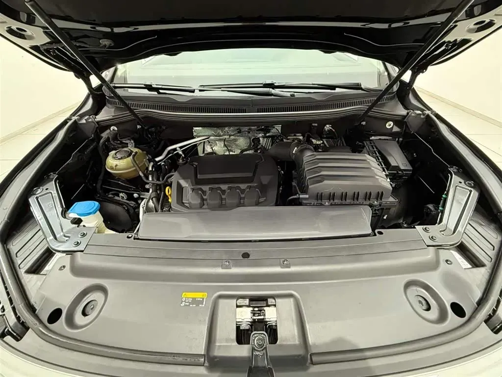 2024 Volkswagen Viloran 2.0T 220HP L4 7DCT,autocango,china used car exporter,china ev exporter,chinese used car exporter,chinese used ev exporter