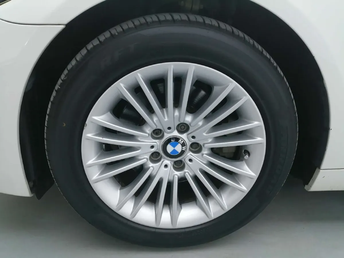 2014 BMW 5 Series 2.0T 218HP L4 8AT,autocango,china used car exporter,china ev exporter,chinese used car exporter,chinese used ev exporter