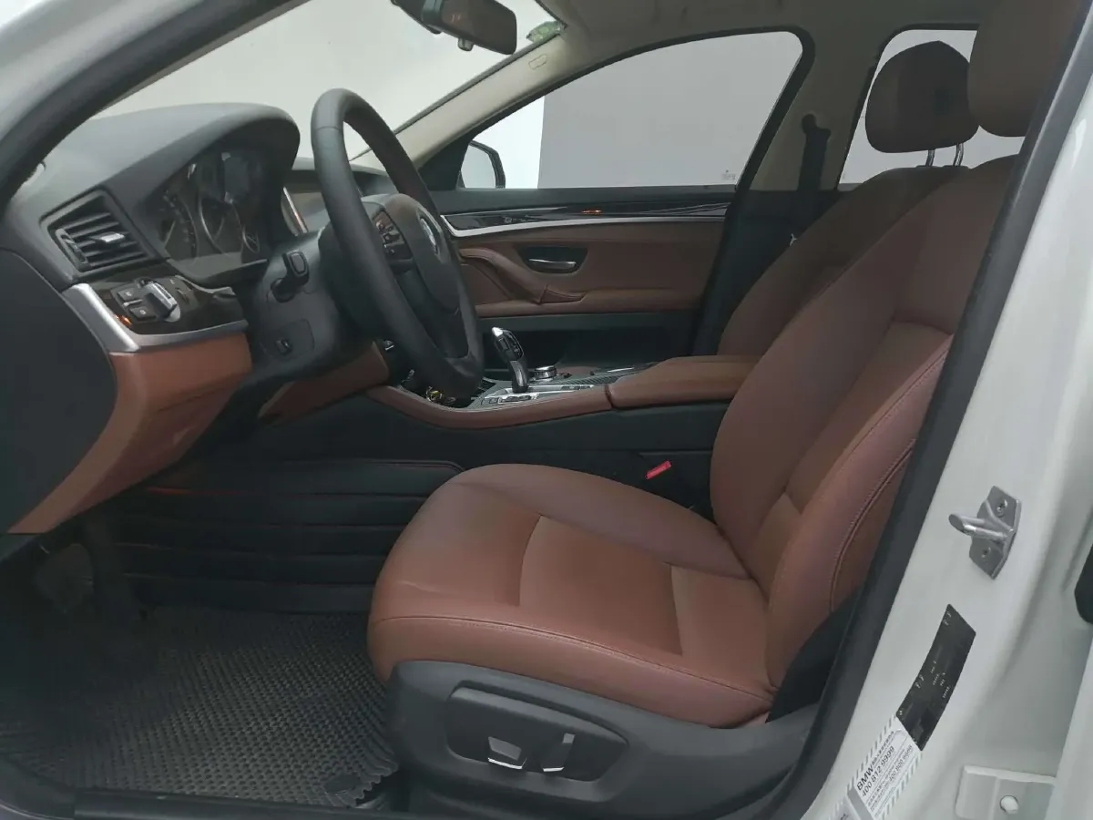 2014 BMW 5 Series 2.0T 218HP L4 8AT,autocango,china used car exporter,china ev exporter,chinese used car exporter,chinese used ev exporter