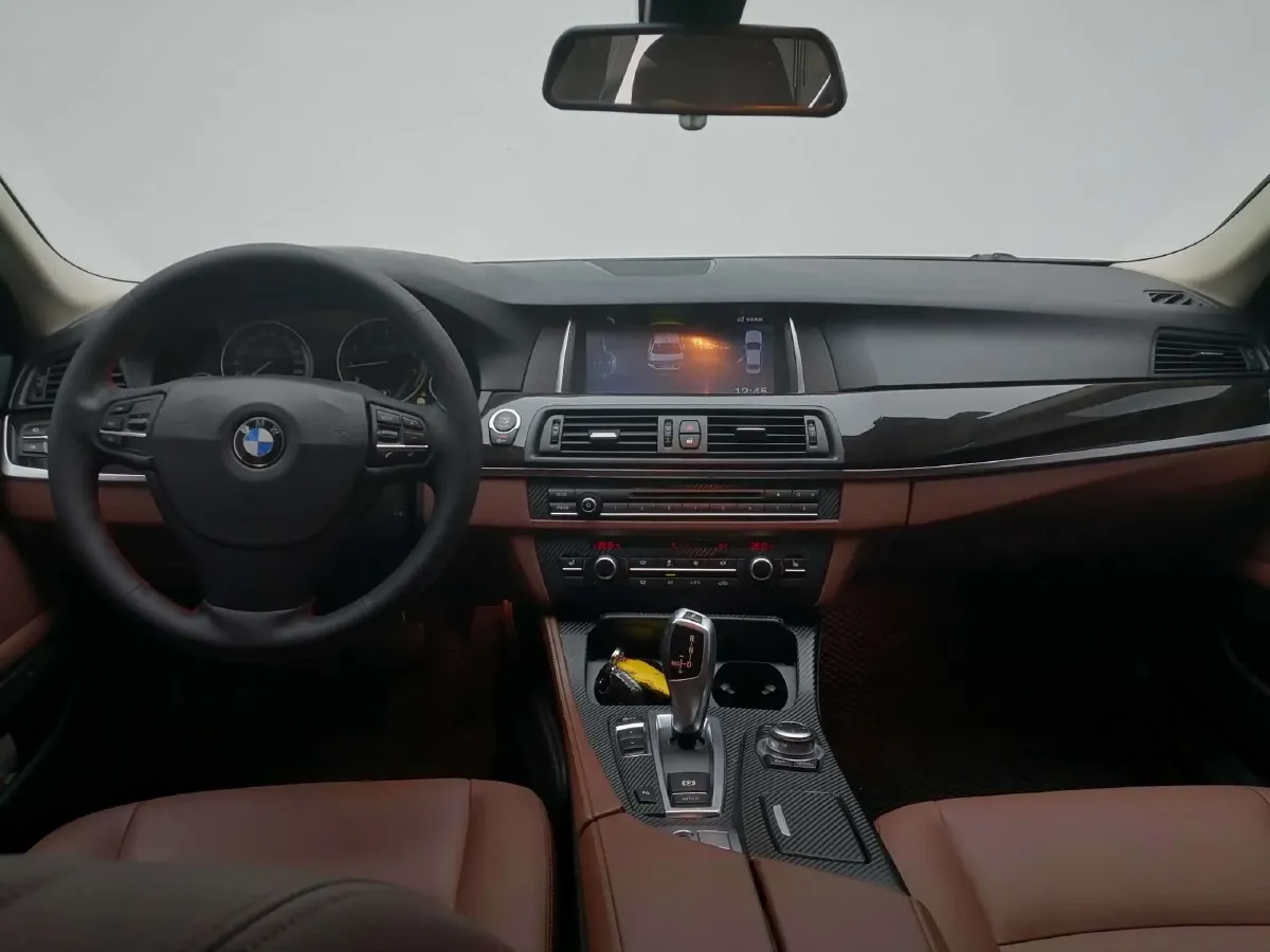 2014 BMW 5 Series 2.0T 218HP L4 8AT,autocango,china used car exporter,china ev exporter,chinese used car exporter,chinese used ev exporter